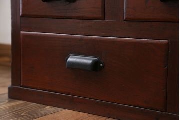 アンティーク家具　アンティーク 古い木のモールガラス収納棚(戸棚)