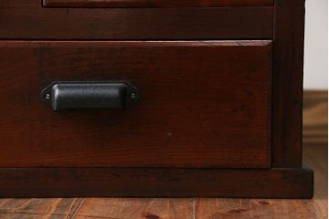 アンティーク家具　アンティーク 古い木のモールガラス収納棚(戸棚)