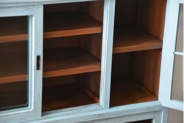 レトロ家具　昭和レトロ アンティークペイント シンプルな食器棚(カップボード)