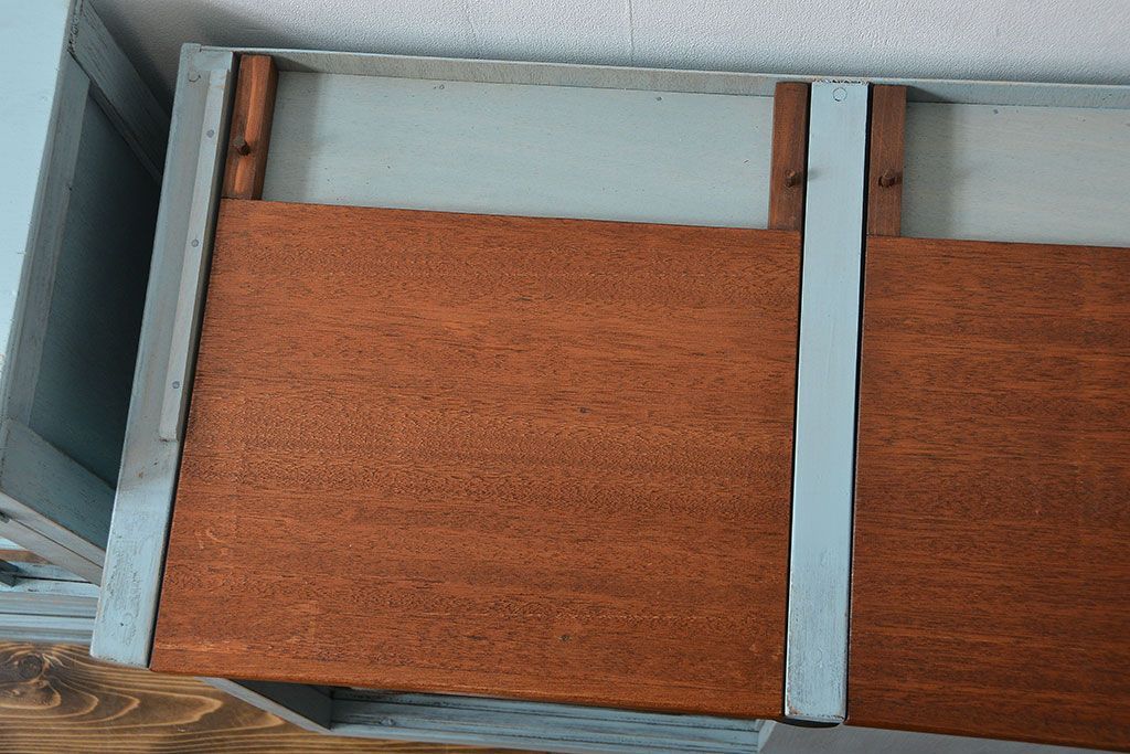 レトロ家具　昭和レトロ アンティークペイント シンプルな食器棚(カップボード)