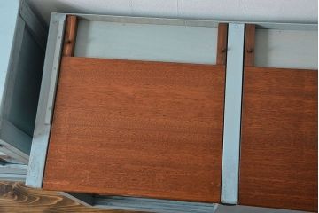 レトロ家具　昭和レトロ アンティークペイント シンプルな食器棚(カップボード)