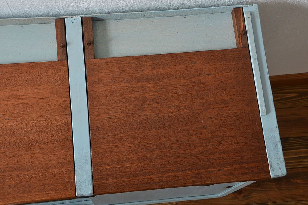 レトロ家具　昭和レトロ アンティークペイント シンプルな食器棚(カップボード)