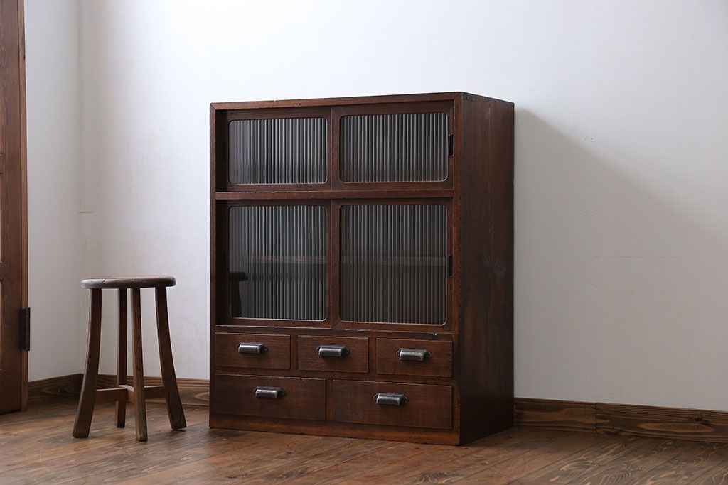 レトロ家具　昭和レトロ モールガラス アンティーク収納棚(キャビネット)