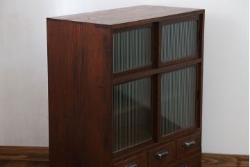 レトロ家具　昭和レトロ モールガラス アンティーク収納棚(キャビネット)