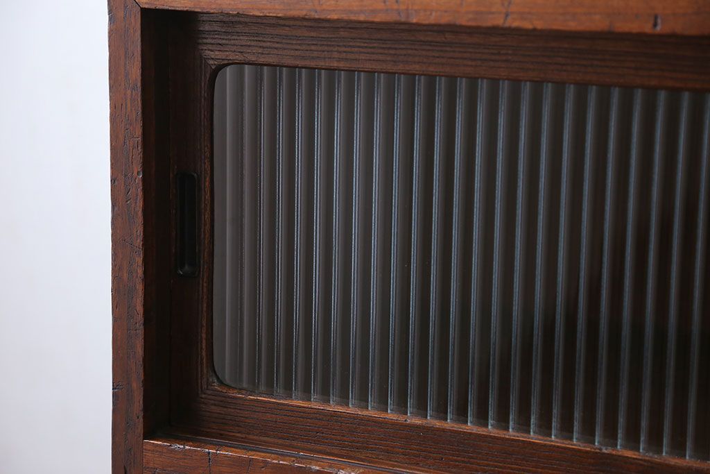 レトロ家具　昭和レトロ モールガラス アンティーク収納棚(キャビネット)