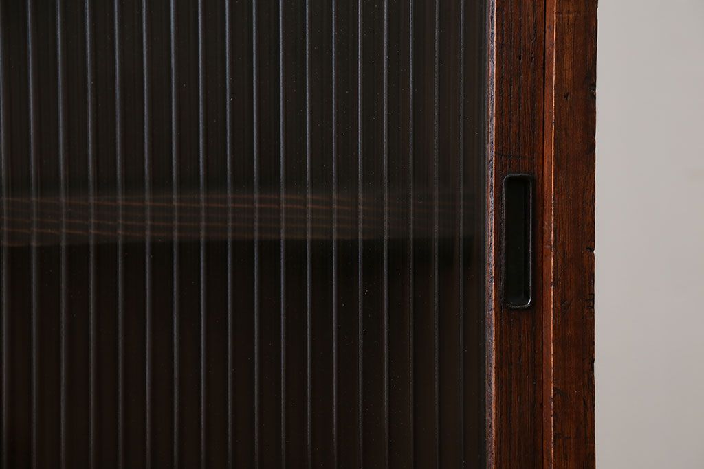 レトロ家具　昭和レトロ モールガラス アンティーク収納棚(キャビネット)