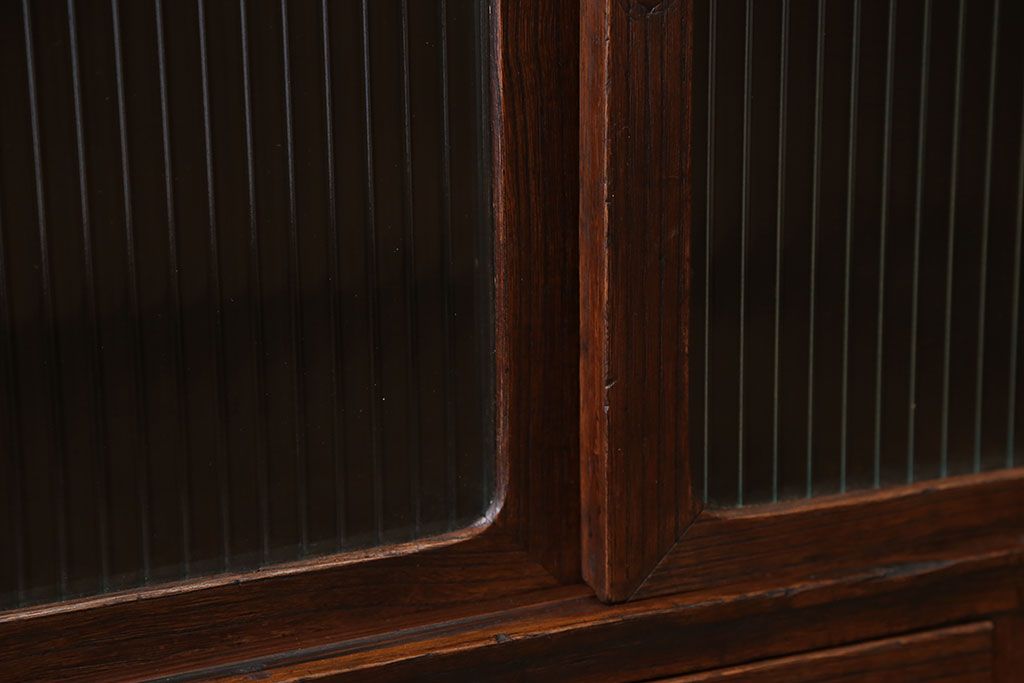 レトロ家具　昭和レトロ モールガラス アンティーク収納棚(キャビネット)