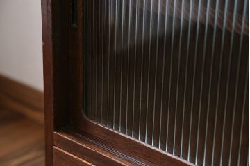 レトロ家具　昭和レトロ モールガラス アンティーク収納棚(キャビネット)