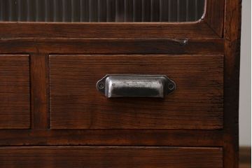 レトロ家具　昭和レトロ モールガラス アンティーク収納棚(キャビネット)