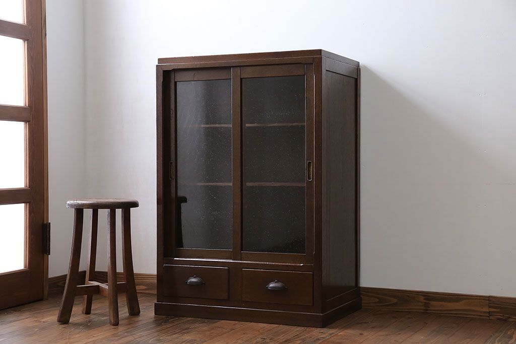 アンティーク家具　アンティーク 気泡ガラスの引き出し付き収納棚(飾り棚)