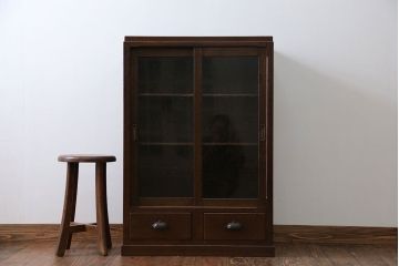 アンティーク家具　アンティーク 気泡ガラスの引き出し付き収納棚(飾り棚)