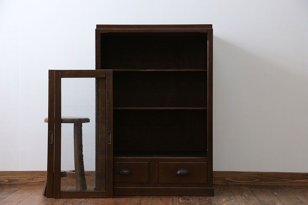 アンティーク家具　アンティーク 気泡ガラスの引き出し付き収納棚(飾り棚)