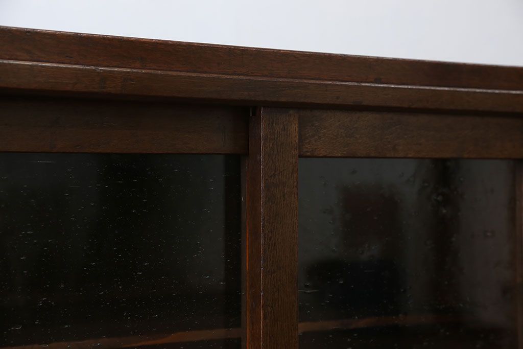 アンティーク家具　アンティーク 気泡ガラスの引き出し付き収納棚(飾り棚)