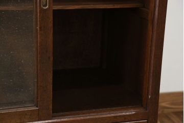 アンティーク家具　アンティーク 気泡ガラスの引き出し付き収納棚(飾り棚)