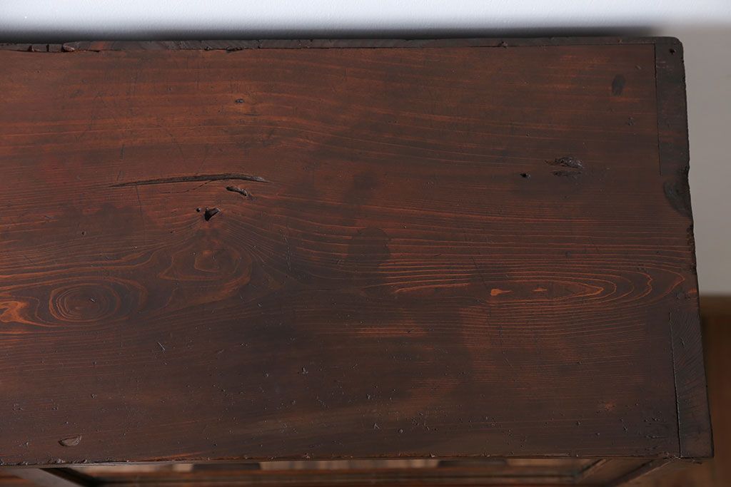 アンティーク家具　アンティーク 古い木の10杯引き出し 脚付き収納棚(チェスト)