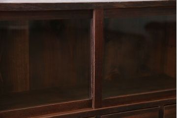 アンティーク家具　アンティーク 古い木の10杯引き出し 脚付き収納棚(チェスト)