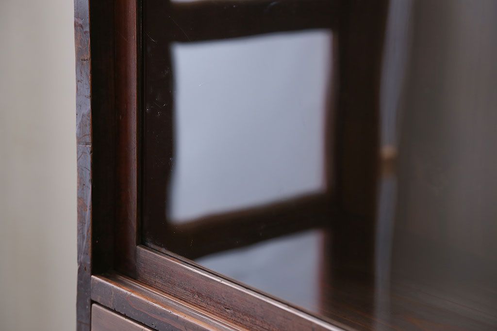 アンティーク家具　アンティーク 古い木の10杯引き出し 脚付き収納棚(チェスト)