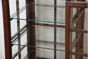 アンティーク家具　アンティーク  格子デザインの縦型ガラス(1)(ショーケース、飾り棚)　
