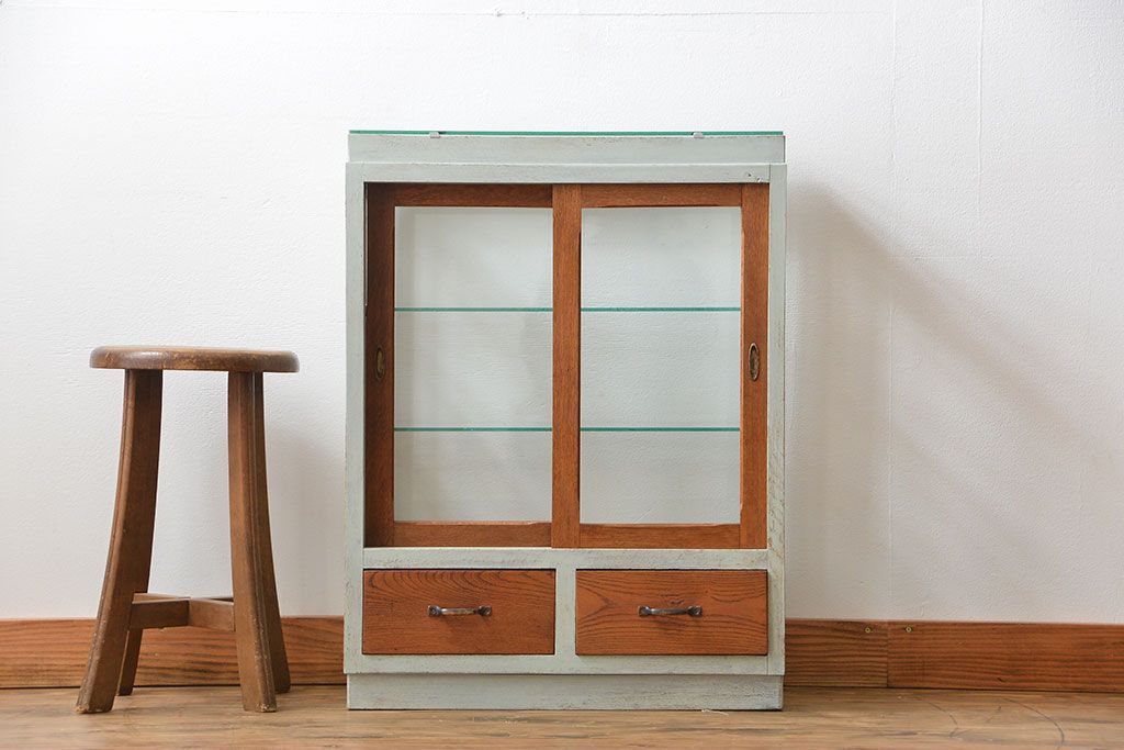 アンティーク家具　アンティークペイント　小さな引き出し付きガラスケース(ショーケース、飾り棚)