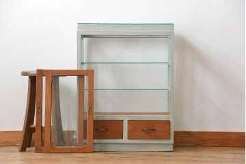 アンティーク家具　アンティークペイント　小さな引き出し付きガラスケース(ショーケース、飾り棚)