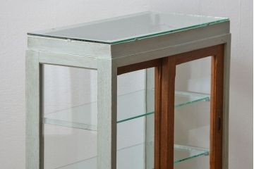 アンティーク家具　アンティークペイント　小さな引き出し付きガラスケース(ショーケース、飾り棚)
