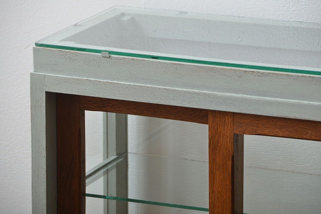 アンティーク家具　アンティークペイント　小さな引き出し付きガラスケース(ショーケース、飾り棚)