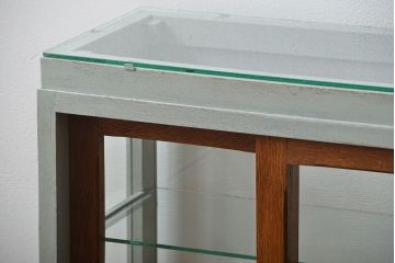 アンティーク家具　アンティークペイント　小さな引き出し付きガラスケース(ショーケース、飾り棚)