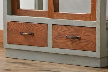 アンティーク家具　アンティークペイント　小さな引き出し付きガラスケース(ショーケース、飾り棚)