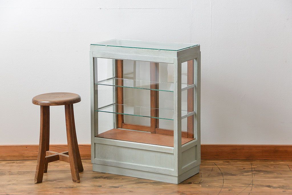 アンティーク家具　アンティークペイント　小さな引き出し付きガラスケース(ショーケース、飾り棚)