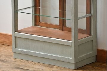 アンティーク家具　アンティークペイント　小さな引き出し付きガラスケース(ショーケース、飾り棚)