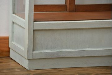 アンティーク家具　アンティークペイント　小さな引き出し付きガラスケース(ショーケース、飾り棚)