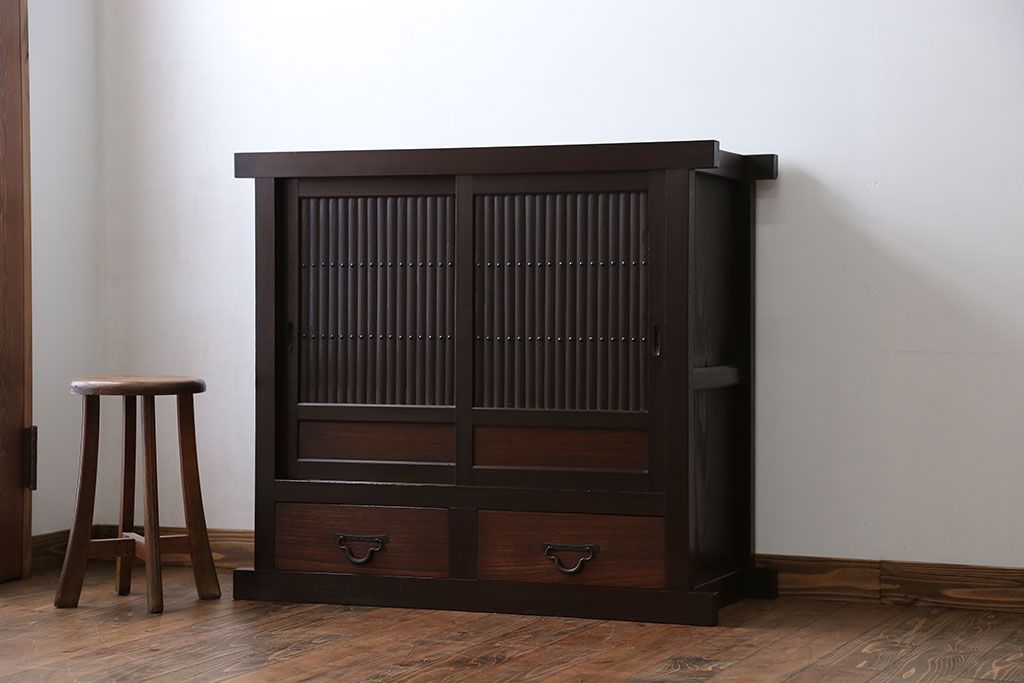 アンティーク家具　アンティーク 丸桟仕上げ モダンな三尺水屋箪笥サイドボード(収納棚)