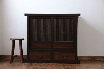 アンティーク家具　アンティーク 丸桟仕上げ モダンな三尺水屋箪笥サイドボード(収納棚)