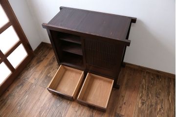 アンティーク家具　アンティーク 丸桟仕上げ モダンな三尺水屋箪笥サイドボード(収納棚)