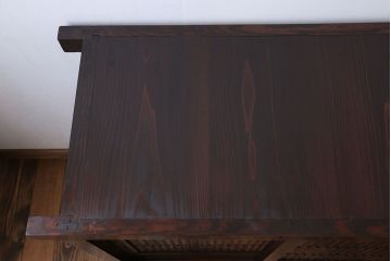 アンティーク家具　アンティーク 丸桟仕上げ モダンな三尺水屋箪笥サイドボード(収納棚)