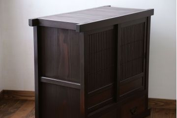 アンティーク家具　アンティーク 丸桟仕上げ モダンな三尺水屋箪笥サイドボード(収納棚)