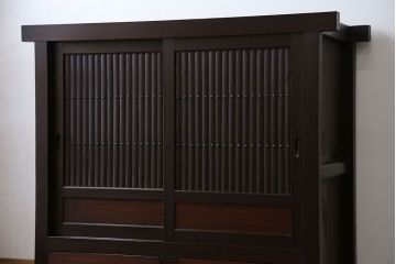 アンティーク家具　アンティーク 丸桟仕上げ モダンな三尺水屋箪笥サイドボード(収納棚)