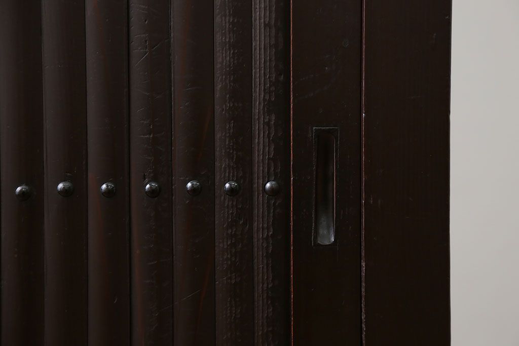 アンティーク家具　アンティーク 丸桟仕上げ モダンな三尺水屋箪笥サイドボード(収納棚)