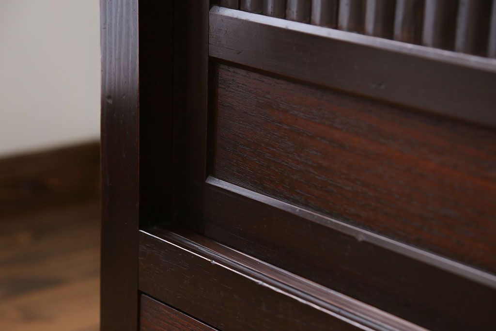 アンティーク家具　アンティーク 丸桟仕上げ モダンな三尺水屋箪笥サイドボード(収納棚)