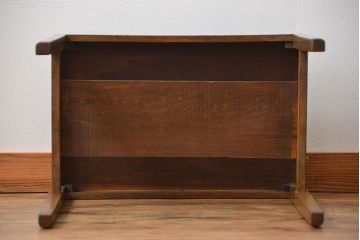 レトロ家具　昭和レトロ 古い栓材のアンティークサイドテーブル(机)