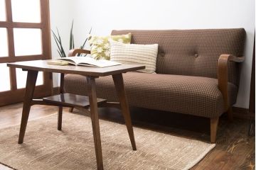 レトロ家具　アンティーク レトロなデザインのミッドセンチュリーセンターテーブル