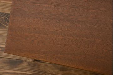 レトロ家具　アンティーク レトロなデザインのミッドセンチュリーセンターテーブル