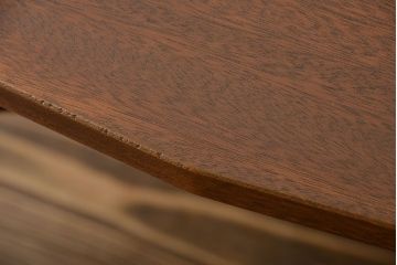 レトロ家具　アンティーク レトロなデザインのミッドセンチュリーセンターテーブル