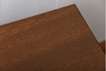 レトロ家具　アンティーク レトロなデザインのミッドセンチュリーセンターテーブル