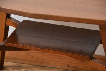 レトロ家具　アンティーク レトロなデザインのミッドセンチュリーセンターテーブル