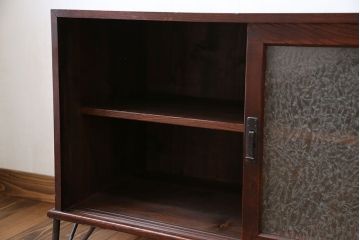 アンティーク家具　アンティーク 前面欅材の鉄脚付きローボード(収納棚、テレビボード)