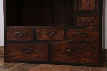アンティーク家具　アンティーク 前面欅材と黒柿無垢材の小さな茶箪笥(茶棚、飾り棚)