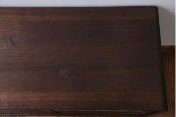 アンティーク家具　アンティーク 鉄脚付きのモールガラスローボード(収納棚)