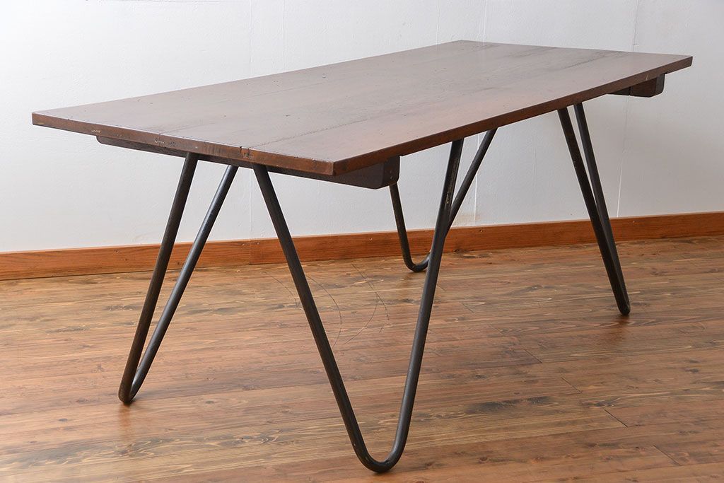 アンティーク家具　アンティーク 天板ナラ材の大きな鉄脚作業台(テーブル、机)
