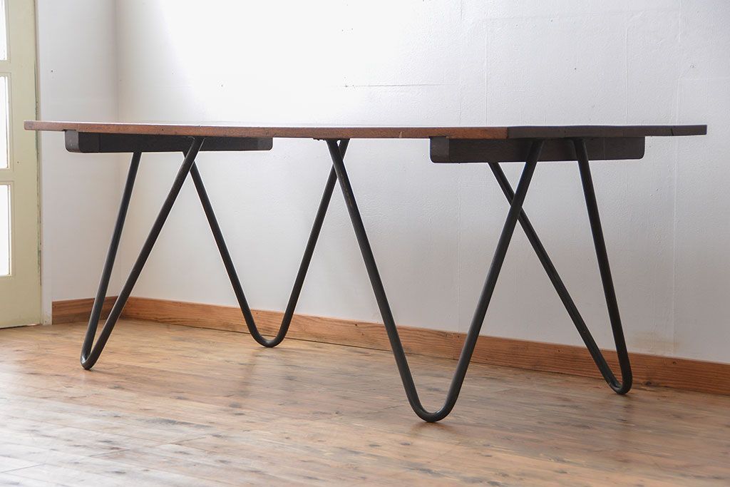 アンティーク家具　アンティーク 天板ナラ材の大きな鉄脚作業台(テーブル、机)